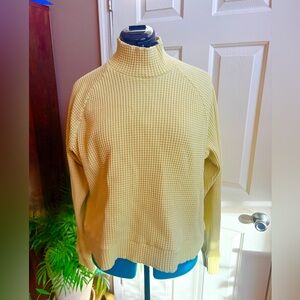 Women’s green North Face waffle pullover turtleneck sz large